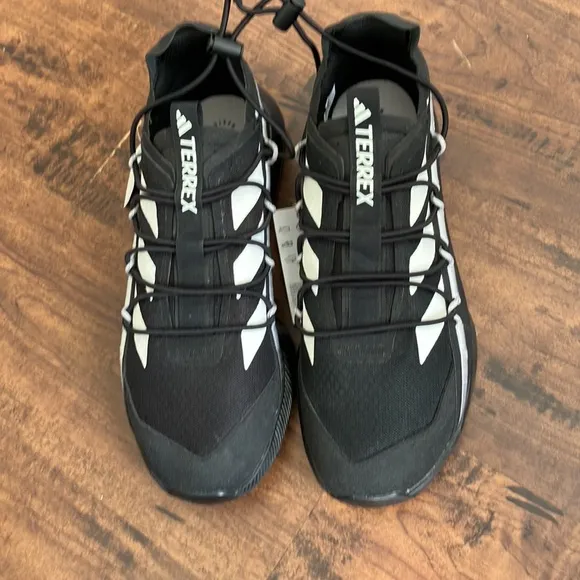 Adidas Terrex Voyager 21 black hiking sneakers slip on New outdoor