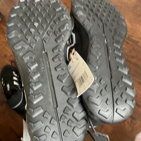Adidas Terrex Voyager 21 black hiking sneakers slip on New outdoor
