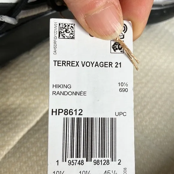 Adidas Terrex Voyager 21 black hiking sneakers slip on New outdoor
