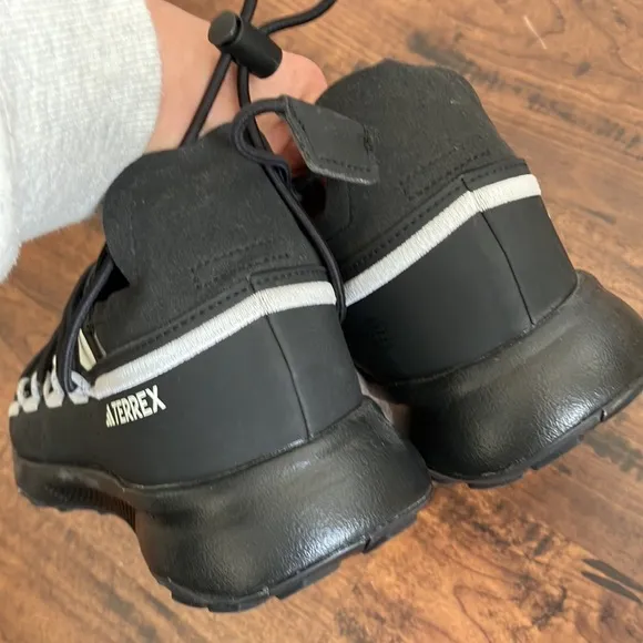 Adidas Terrex Voyager 21 black hiking sneakers slip on New outdoor