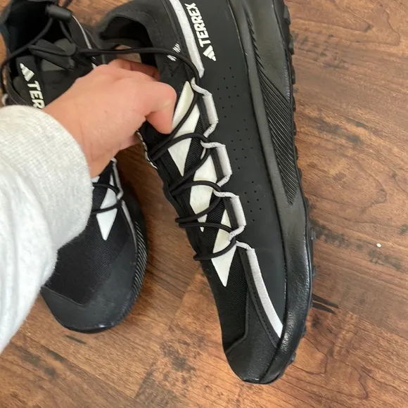 Adidas Terrex Voyager 21 black hiking sneakers slip on New outdoor