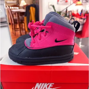 🔥BNWB NIKE TODDLER BOOTS🔥