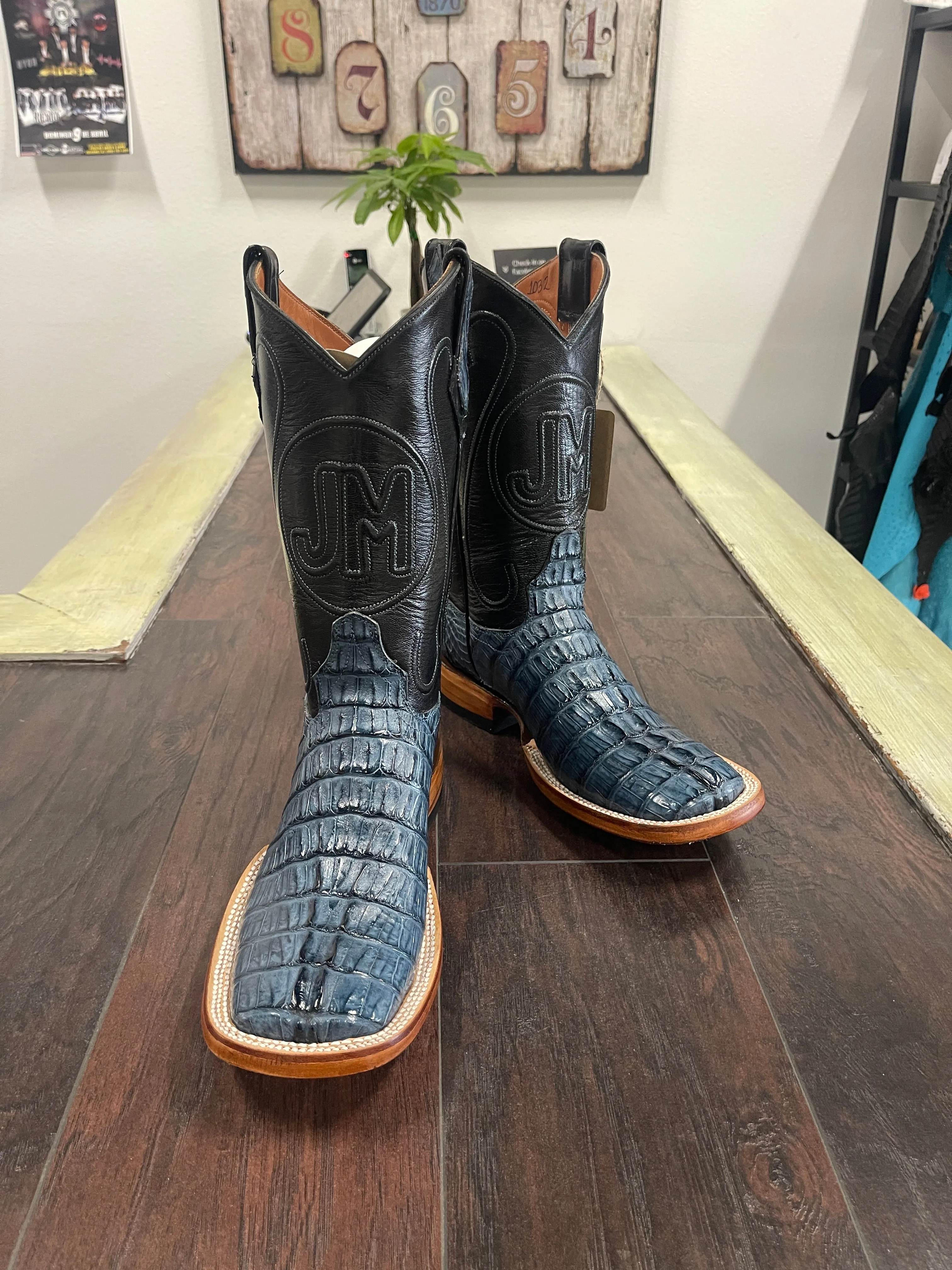 Caiman tail- blue jean