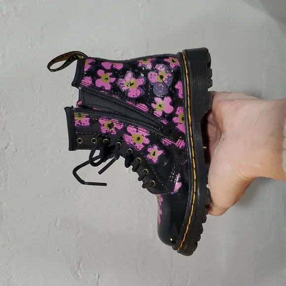 Dr Marten 1460 Pansey Black &amp; Pink Floral Boots Girls Size 10