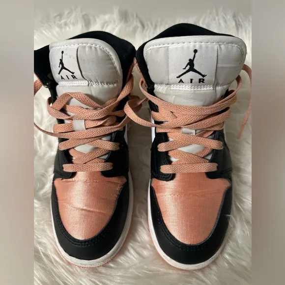 Jordan 1 Mid White Light Madder Root Sneakers Size 4.5Y 🌸🌸🌸USED 💕💕