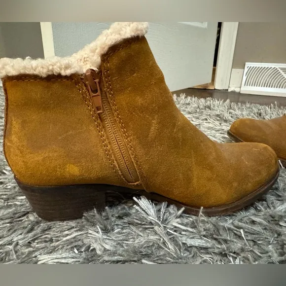Lucky Brand Women’s brown ankle boots size 7