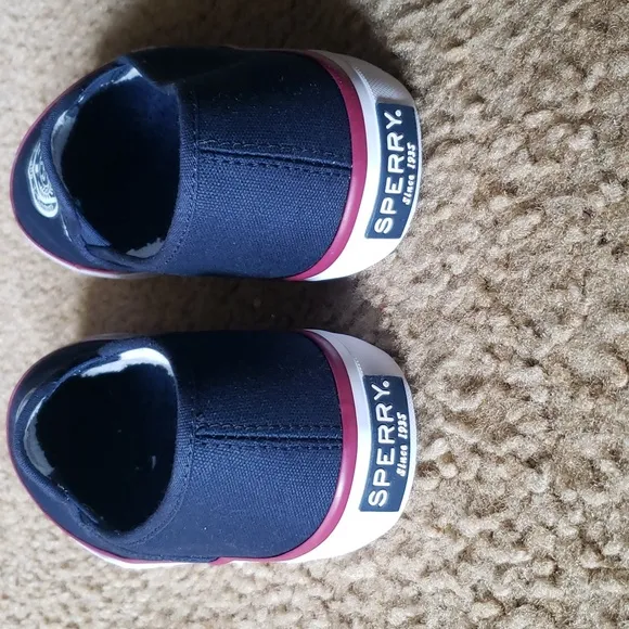 [NEW] Brooks Brothers x Sperry Sneakers