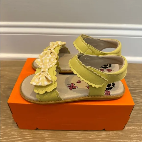 NEW Livie &amp; Luca Sunshine Yellow Sandals Size 12