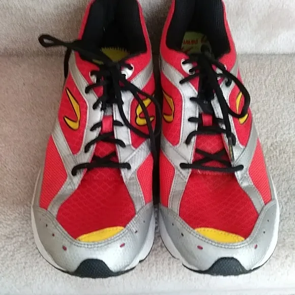 Newton Running Sir Isaac Sneaker Shoe 11.5 Red Silver Yellow