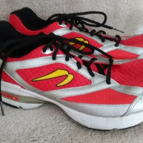 Newton Running Sir Isaac Sneaker Shoe 11.5 Red Silver Yellow