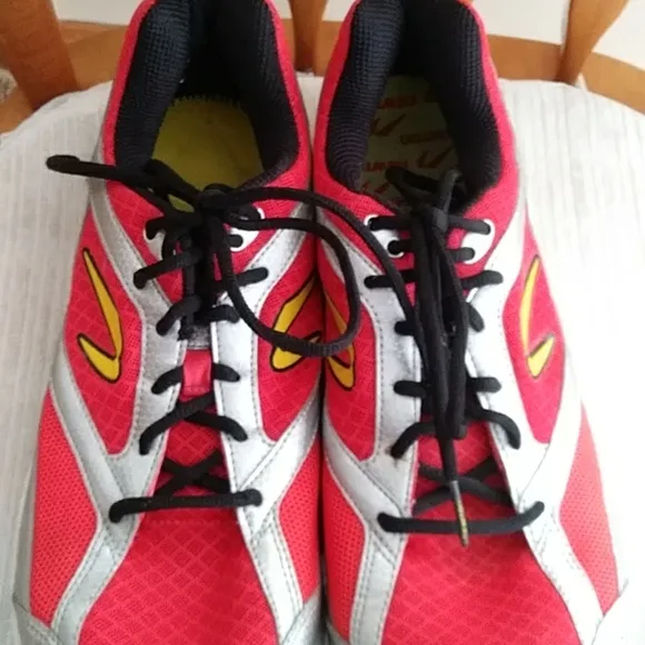 Newton Running Sir Isaac Sneaker Shoe 11.5 Red Silver Yellow