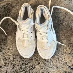 Nike Air Huarache White Sneakers, size 1