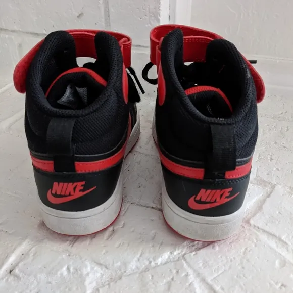 NIKE Boy's Sneakers