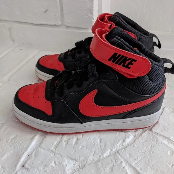 NIKE Boy's Sneakers