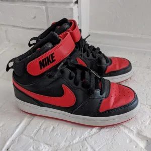 NIKE Boy's Sneakers
