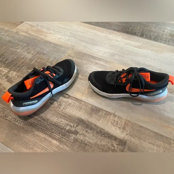 Nike Explor Sneakers-5.5Y