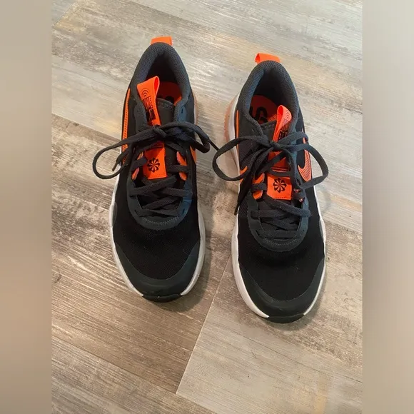 Nike Explor Sneakers-5.5Y