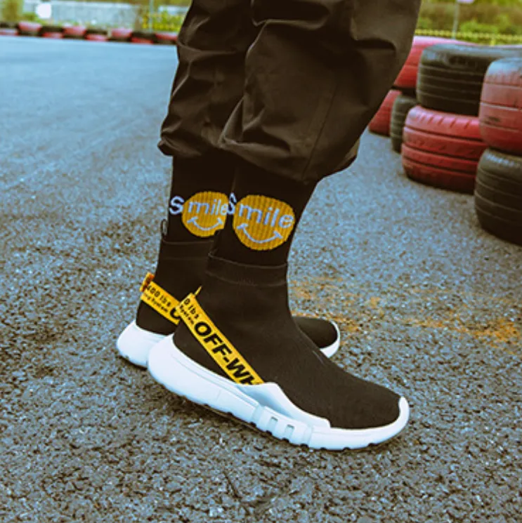 "SMILE" Chaussettes Montantes Streetwear Noir - URB1™