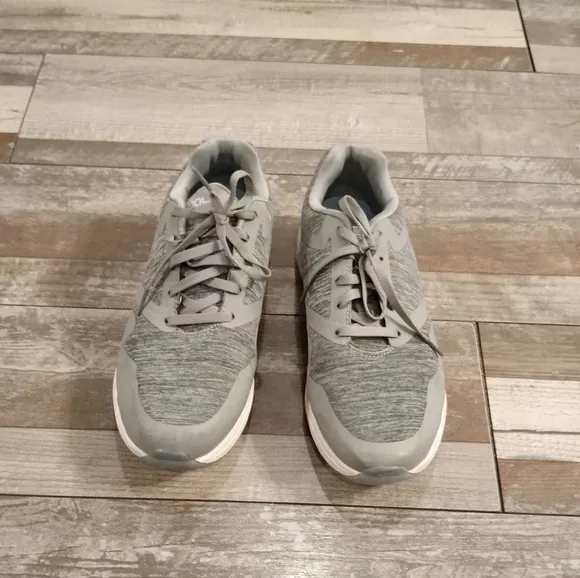Skechers Gray and White Go Golf Sneakers Size 7