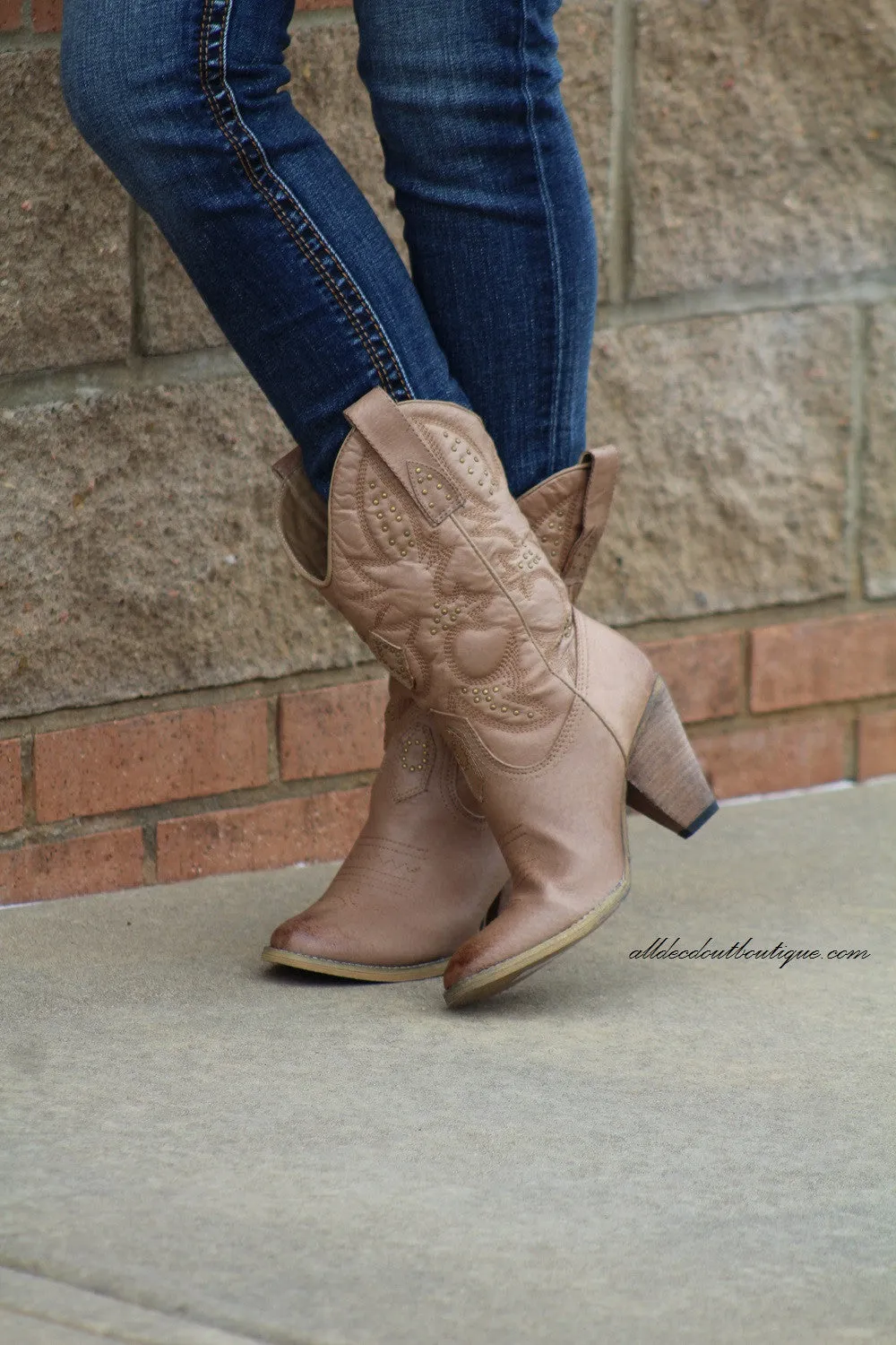 Very Volatile | Boulder Cowgirl Boots Brown