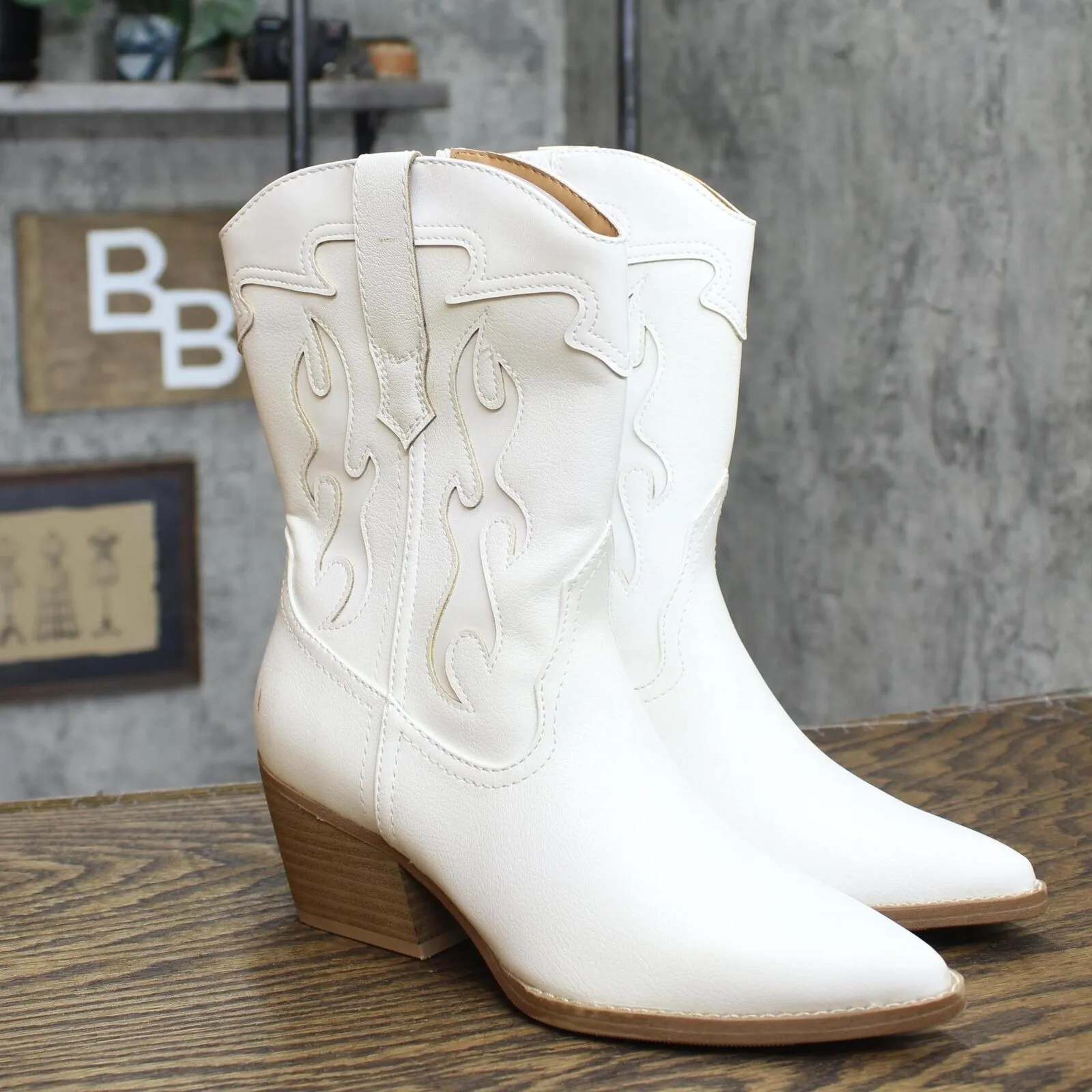 Wild Fable Women's Daytona Western Boots with Memory Foam Insole White 6M