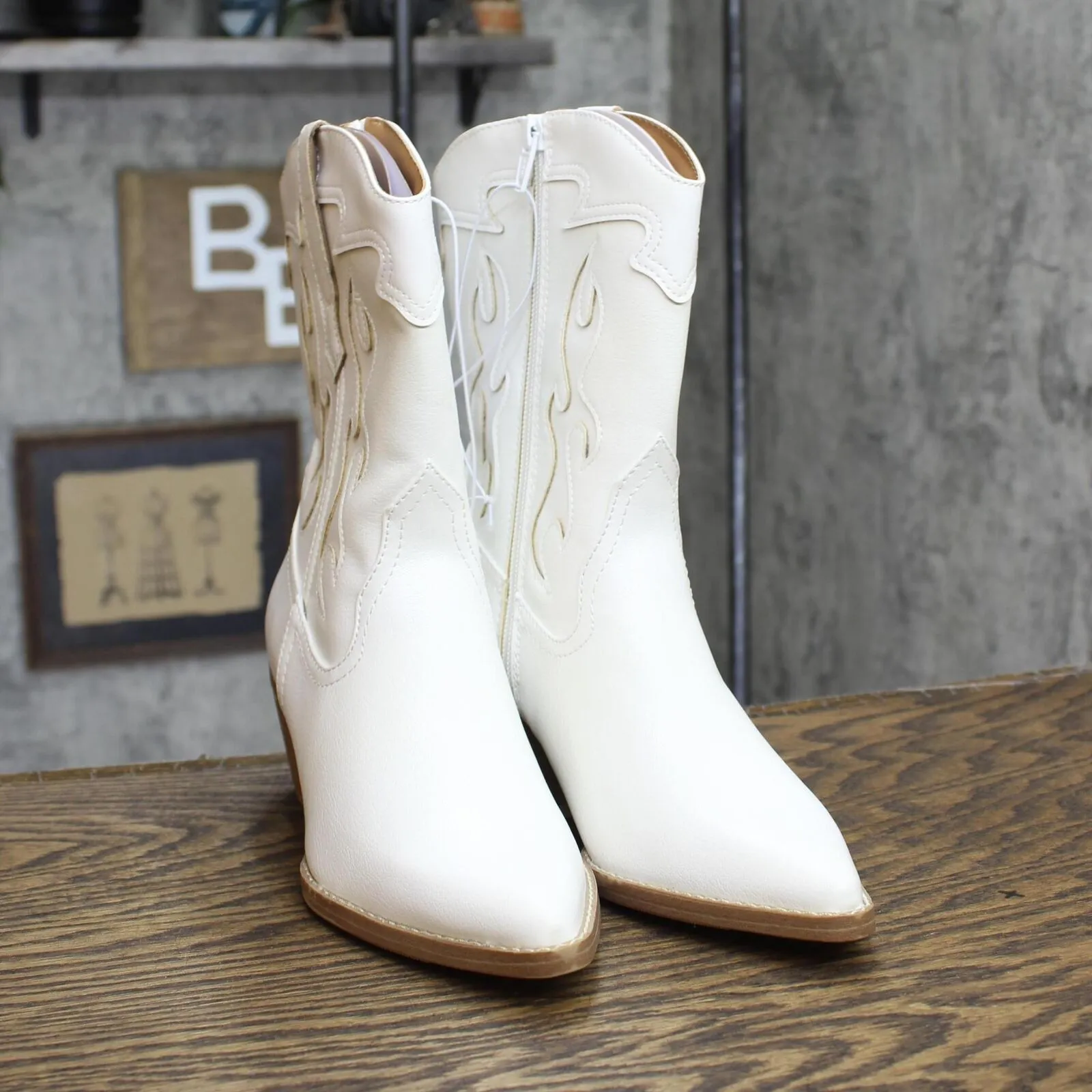 Wild Fable Women's Daytona Western Boots with Memory Foam Insole White 6M