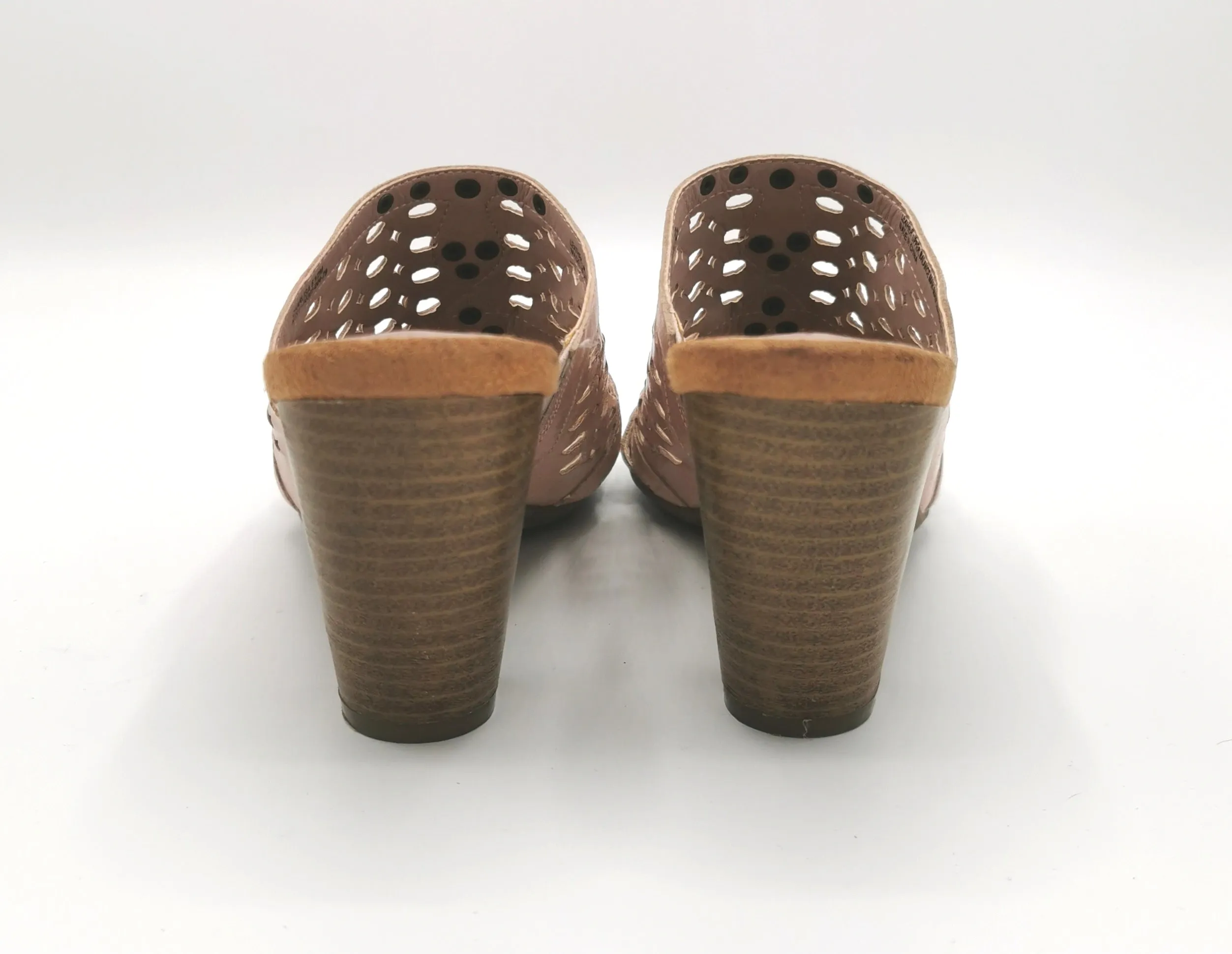 WOMENS SIZE 6.5 M - BARETRAPS, Charlisa, Light Pink, Boho Style Sandals EUC B22