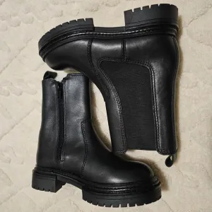 Zara Kids Chelsea Black Boots 11.5